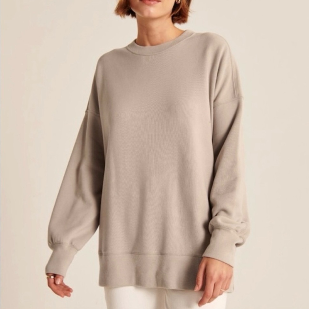 Abercrombie & Fitch Split Hem Soft AF Sweatshirt